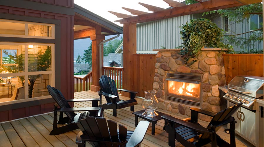 small deck patio fireplace