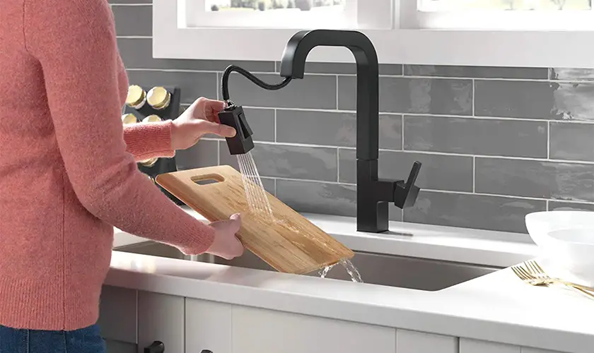 delta kitchen faucet